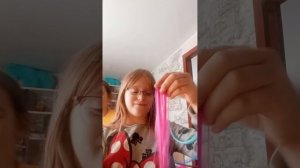 Приделываем цветные пряди к волосам!!!!(1 Часть)