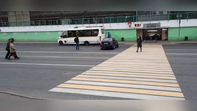 У метро Выхино