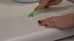 Housekeeping Tips : Removing Scratches From Linoleum Countertops