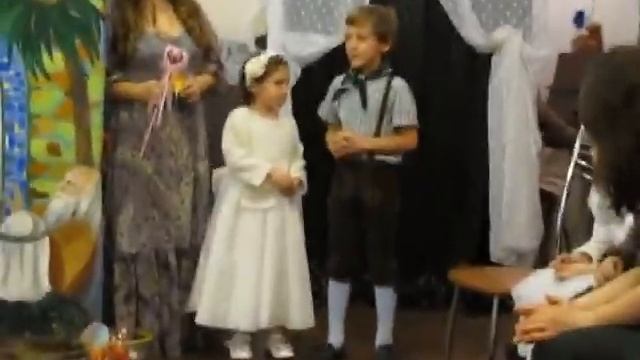 Храм Троицы в Хохлах. Детский праздник 8 января 2012г смотреть онлайн