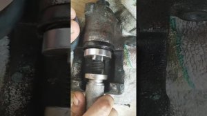 Закручиваем поршень в задний суппорт сорокета