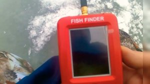 Со рта пойманной щуки выпал маленький щуренок. Ловля щуки на жерлицы зимой.