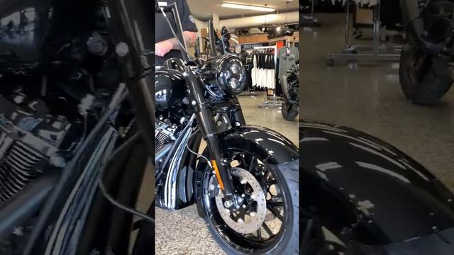 2021 Custom Road King Special Walkaround