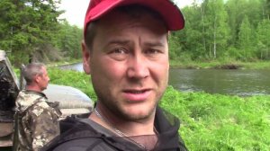 В дальние края. В речке мутная вода. Первый опыт хождения на мотовёслах. Сломали винт. Новые места.