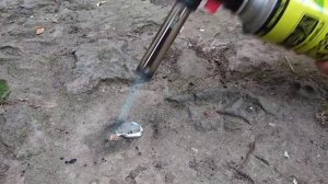 Плавим свинец газовой горелкой