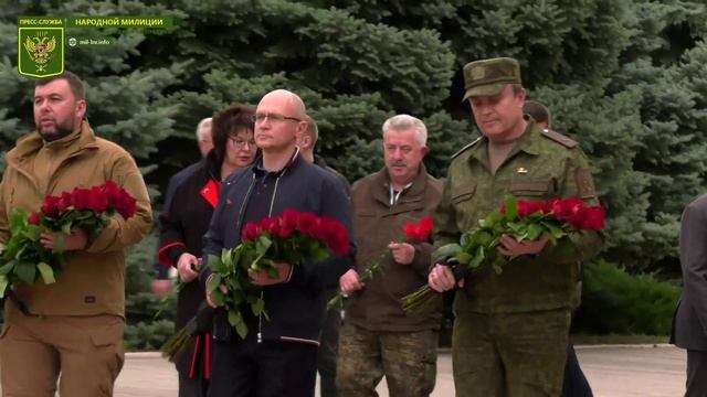 ?⚡️❗️В Краснодоне ЛНР открыли памятник молодогвардейцам после реставрации