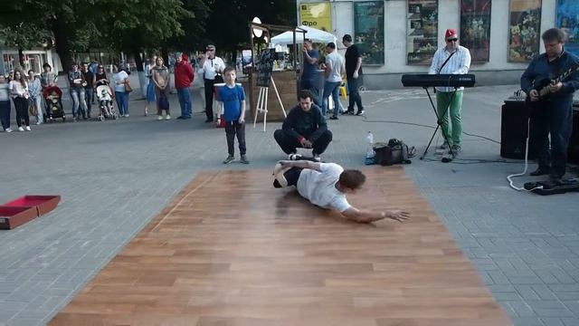 Брейк-данс под "живую" музыку, Воронеж, 12.06.2017 (16) смотреть онлайн