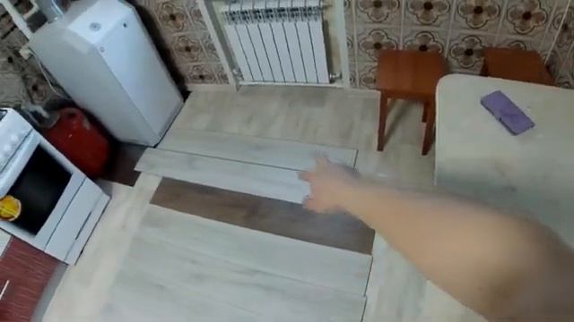 Необычная отделка.Клеим ламинат на стену--1 ЧАСТЬ.