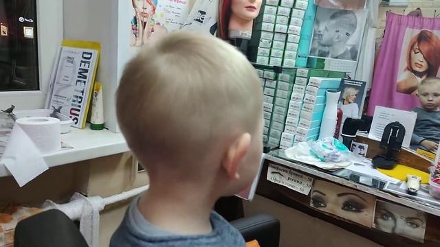 Поставить под Детскую стрижку смотреть онлайн