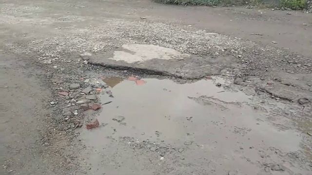 4года назад газовики копали поперек дорогу ,меняли трубы !!!В итоге ни дороги ...ничего .... смотреть онлайн