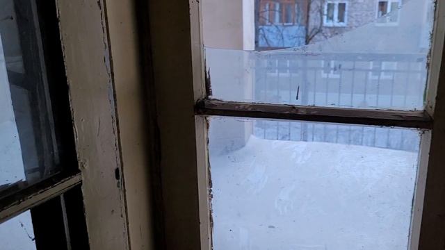 Состояние заброшенного здания в мкр.Горушки(ул.Южная).Все открыто и свободный вход.18.02.2023. смотреть онлайн