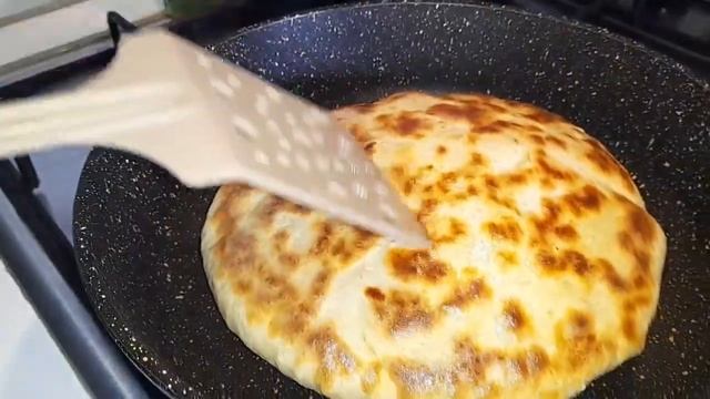 ВОТ КАК ВЗДУЛАСЬ? НАША? ПЫШЕЧКА?, ВАЖНАЯ БУЛКА?, ВОТ ЭТО ДААА.... смотреть онлайн