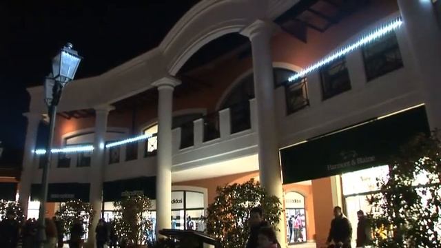 Castel Romano Designer Outlet - Il Più Grande Albero di Natale Dopo Il Big Ben смотреть онлайн