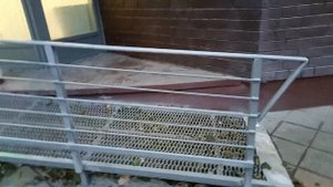 Спроектировали и сварили пандус для колясок и инвалидов