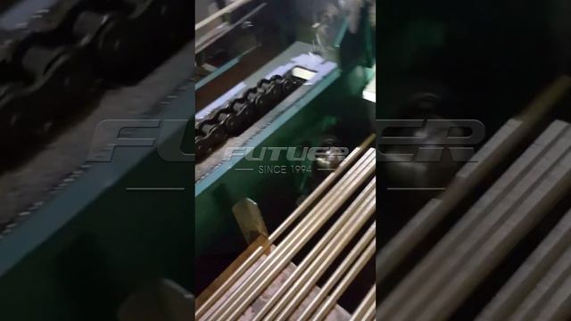 Волочильный станок подходит для волочения и очистки металлических стержней и труб.
