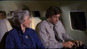 Аэроплан. Airplane!, 1980. Волнуетесь? — Да. — В первый раз? — Нет, я много раз волновался.