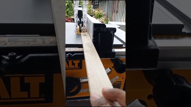table saw DeWalt 7492qs
