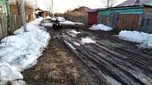 Школьник устроил покатушки на квадроцикле // На квадроцикле по бездорожью в деревне ⚡