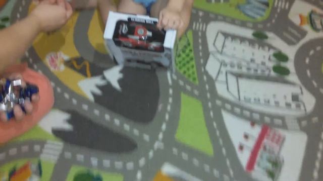 Машинка которая ездит по стенам и потолку 31.12.2016 смотреть онлайн