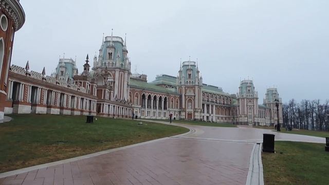 РФ. Москва. Музей-заповедник «Царицыно». Хлебный дом. Большой дворец. Храм "Живоносный источник". смотреть онлайн