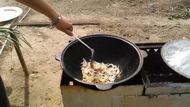 Вкуснейший соус в казане для жаренной картошки. смотреть онлайн