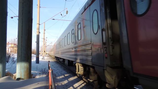 Электровоз ЭП1М-423 с фирменным поездом "Италмас" Москва - Ижевск смотреть онлайн