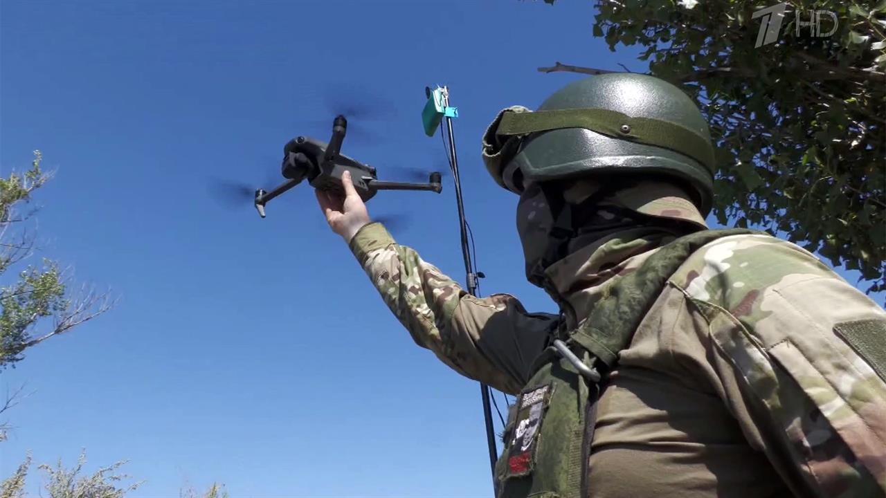 Эксклюзивный репортаж из-под Спорного, где российские военные бьют врага его же оружием