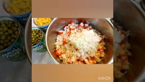 Салат с крабовыми палочками и яичными блинчиками - простой, доступный и сытный салат