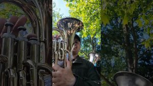 Духовой оркестр играет Севастопольский вальс