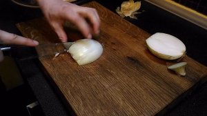 Как легко нарезать лук кубиками