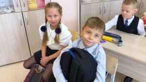 Самое трогательное поздравление с Днём Учителя! Дети читают стихи