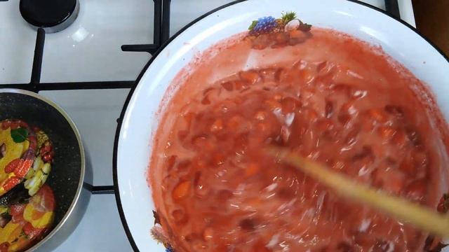 Клубничный конфитюр за 15 минут//НА КУХНЕ У ЦЫГАНОЧКИ.