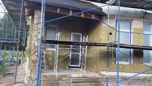 Система мокрый фасад, начало работ, обзор дома