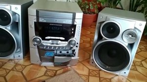 Вспомнили про старый музыкальный центр!