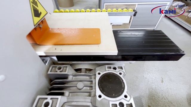 Автоматический кромкооблицовочный станок OSTERMANN 6TF | Кропление фанеры шпоном толщиной 1 мм смотреть онлайн