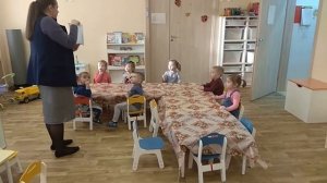 Рисование в первой младшей группе "Платочки для мамы"