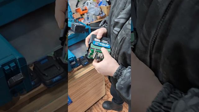 Обзор. Гайковерт для твоего зверя. Подделка на Makita. смотреть онлайн