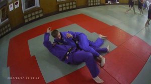 Дзюдо. Уход с удержания со стороны головы.