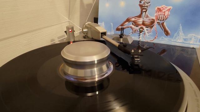 Iron Maiden - The Evil That Men Do (2014 reissue) смотреть онлайн