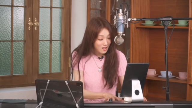 Lee Sung Kyung singing If I Ain’t Got You by Alicia Keys ( Biblee Live on YT) смотреть онлайн