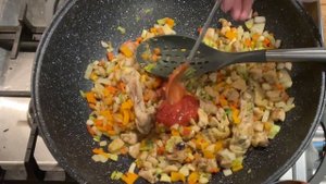 Быстрый «Лагман» из макарон. Или лапша с мясным подливом.