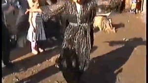 Танец венгерской цыганки в подмосковном таборе - 2 xvid