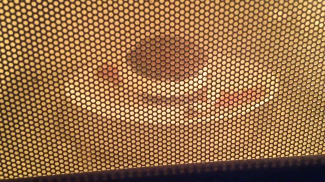 Что будет если чокопай засунуть в микроволновку? Choko Pie in Microwave! смотреть онлайн