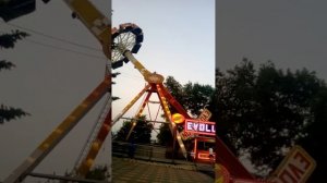 Курск, Первомайский парк,аттракцион "Эволюция"