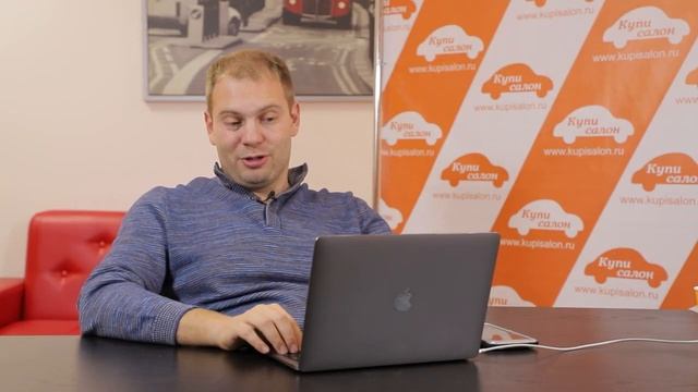 Mercedes E-класс - перетянули потолок в итальянскую алькантару светлого цвета ПЕРЕТЯЖКА ПОТОЛКА 2022