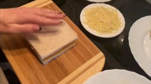 Возьмите просто Тост Хлеб ? и приготовьте вот такой быстрый и вкусный завтрак!!! За 5 минут ?