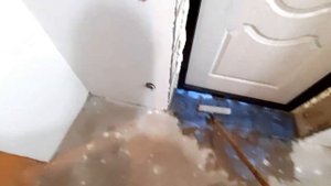 Укладка плитки своими руками/Экономный вариант прихожей