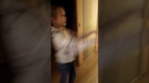 Как  сделать  что бы ребёнок замолчал