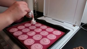 2 яйца и пол стакана сахара и больше ничего!!! Супер десерт без весов. БЕЗЕ