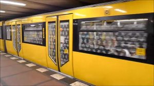 U-Bahn Berlin - U-Bahnhof Mohrenstraße U2